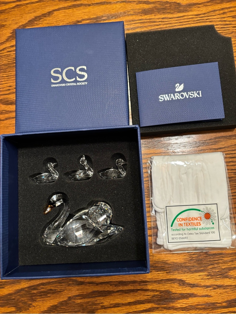 Swarovski jubilee edition 2027 Crystal Swan Family with Blue SCS Box